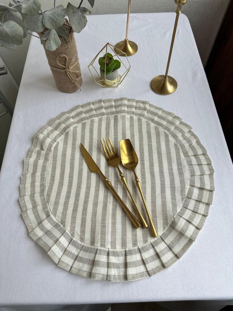 Linen placemats, Round placemats ruffled for wedding table decor, Custom place mats for farmhouse decor, Placemats set 4, 6, 12